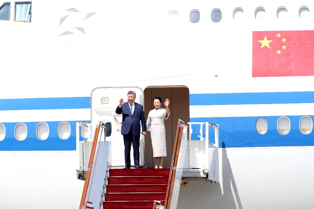 Xi arrives for SCO summit