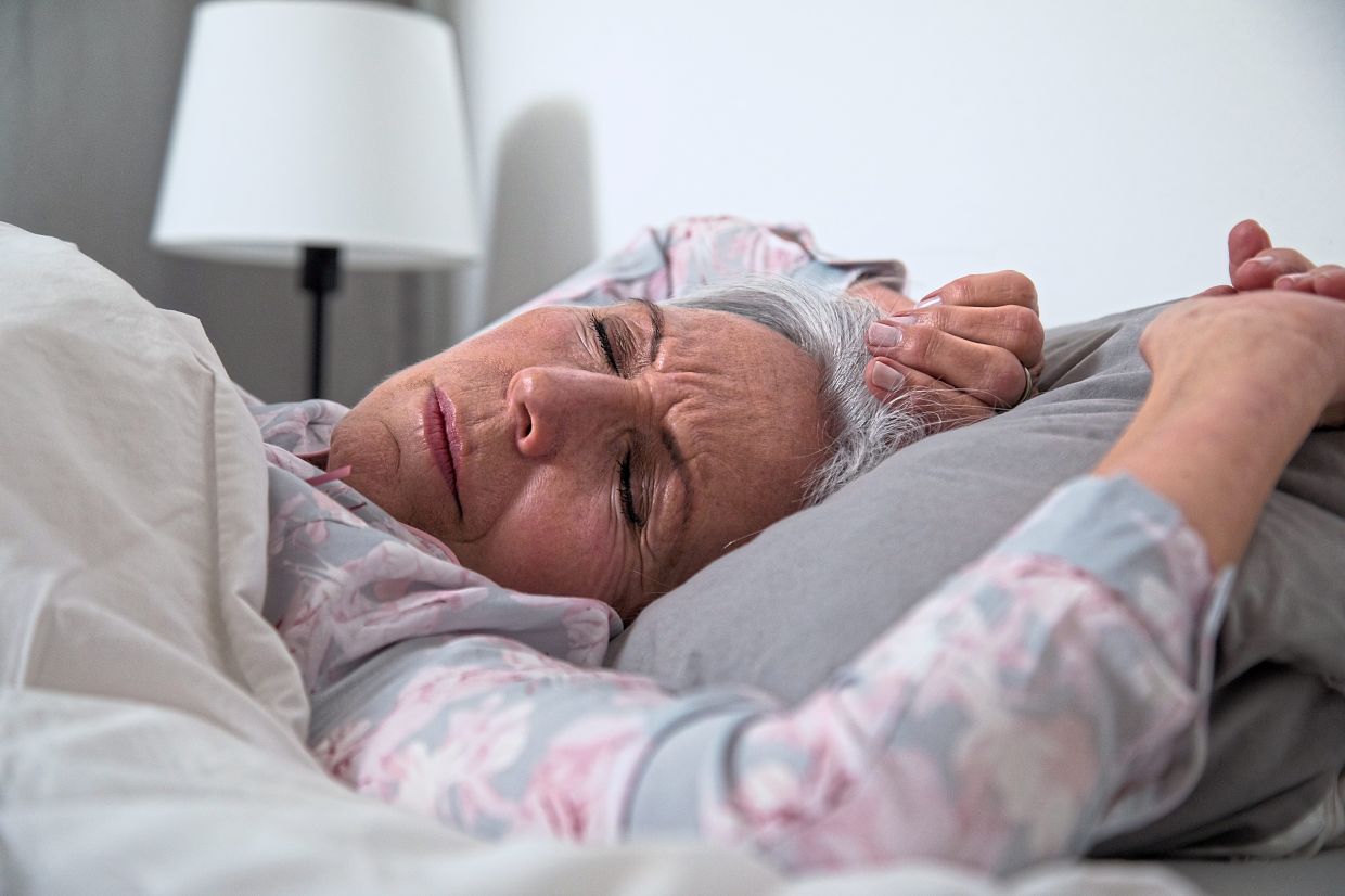 Senior health and dementia prevention habits illustrated