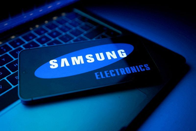 Reuters - Samsung Electronics shares skid as record shareholder returns disappoint