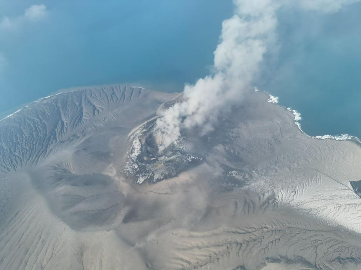 Letusan gunung berapi di Indonesia meningkatkan kewaspadaan aktivitas vulkanik