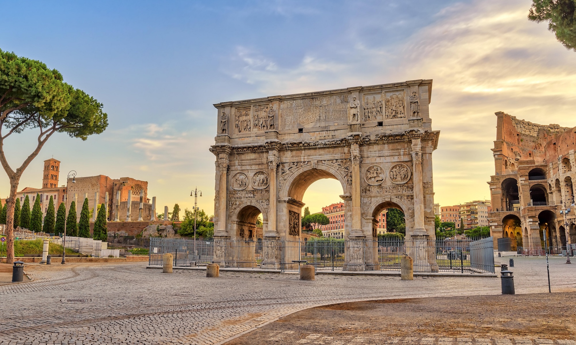 Forum of Rome with Arch of Constantine — Archaeology Magazine's current news header