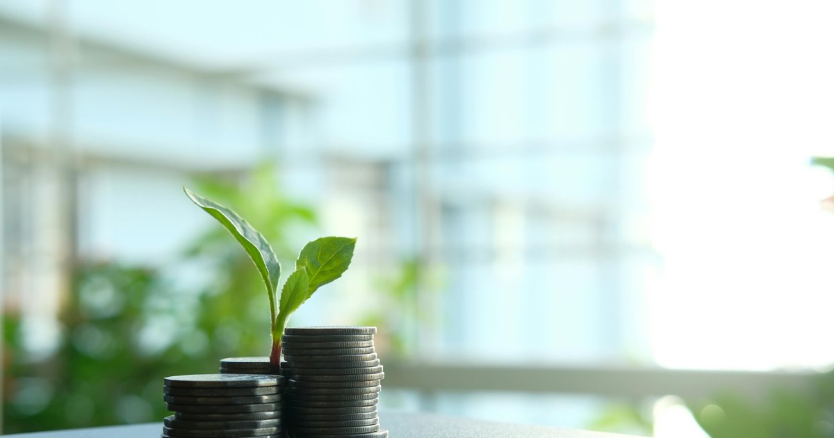 Sustainable investment growth visualization — ESG investing market is projected to reach US$186–187 trillion by 2035 at 17.3% annual growth
