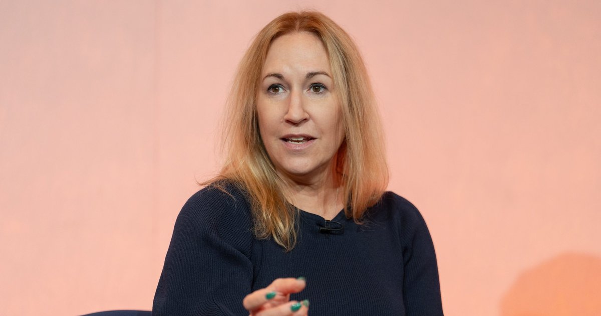 eBay CSO Renee Morin speaking on circularity at a London event