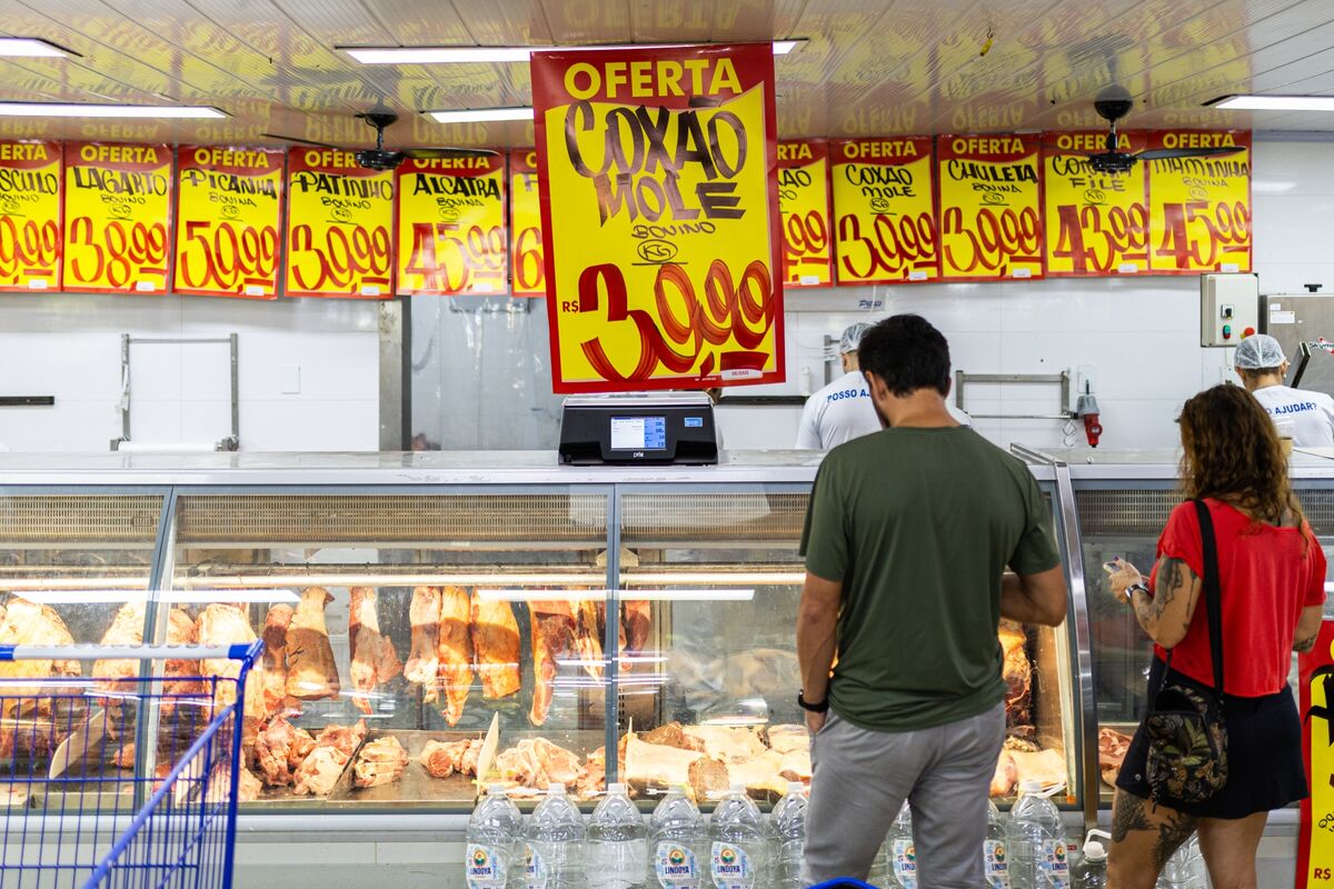 Inflação e shrinkflation nos supermercados brasileiros ameaçam campanha de Lula
