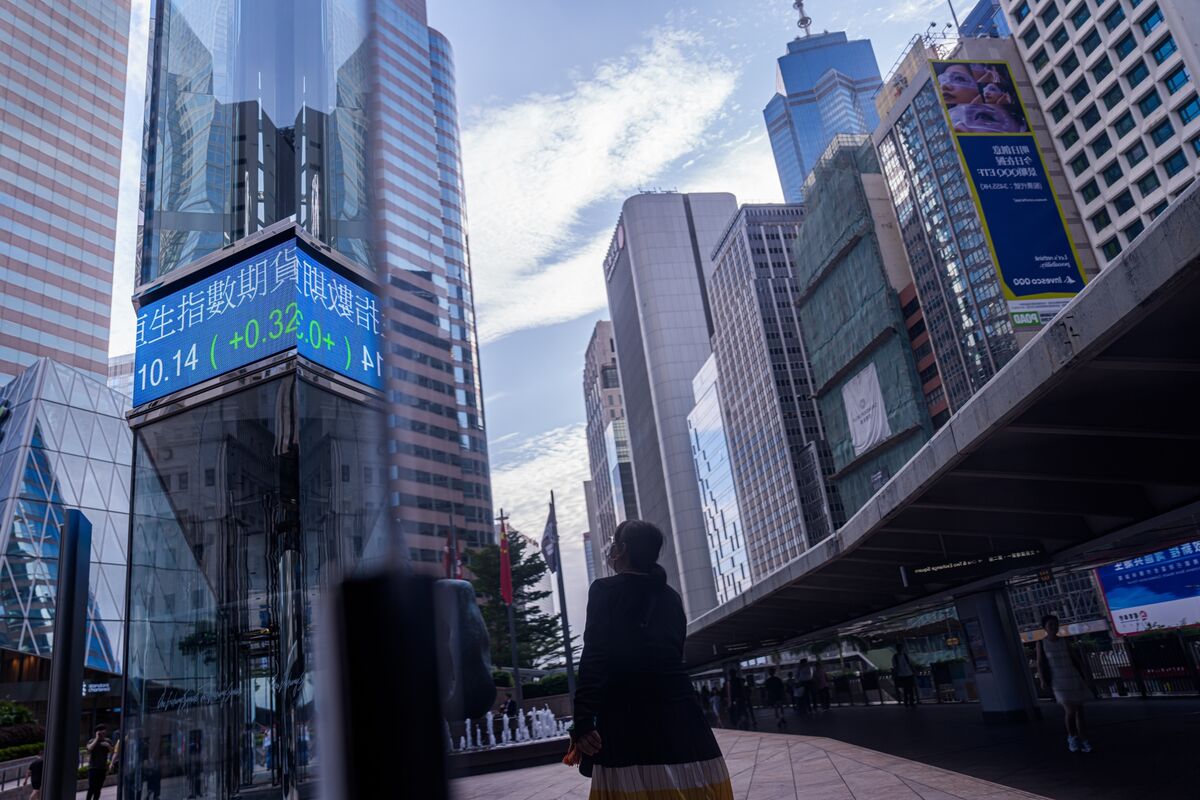 Official announcement of China's 6 billion yuan green sovereign bond issuance in Hong Kong on May 28.