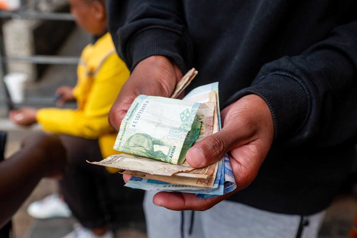 South Africa’s Rand, Bonds Gain