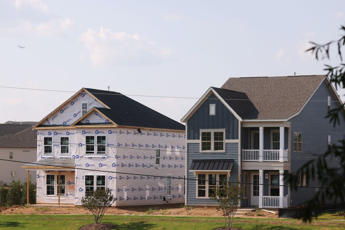 US New Home Sales Drop as Mortgage Rates Reach Three-Year High