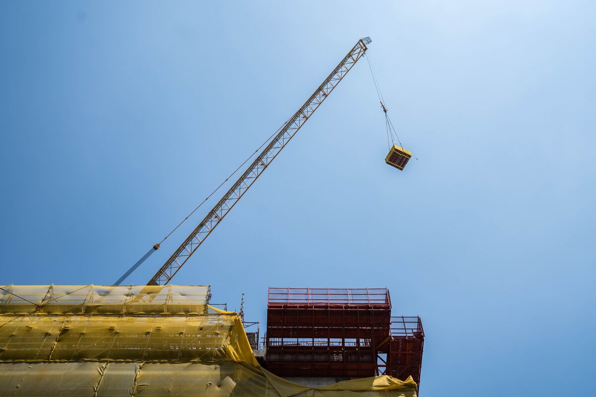 China fiscal spending cuts hit economy