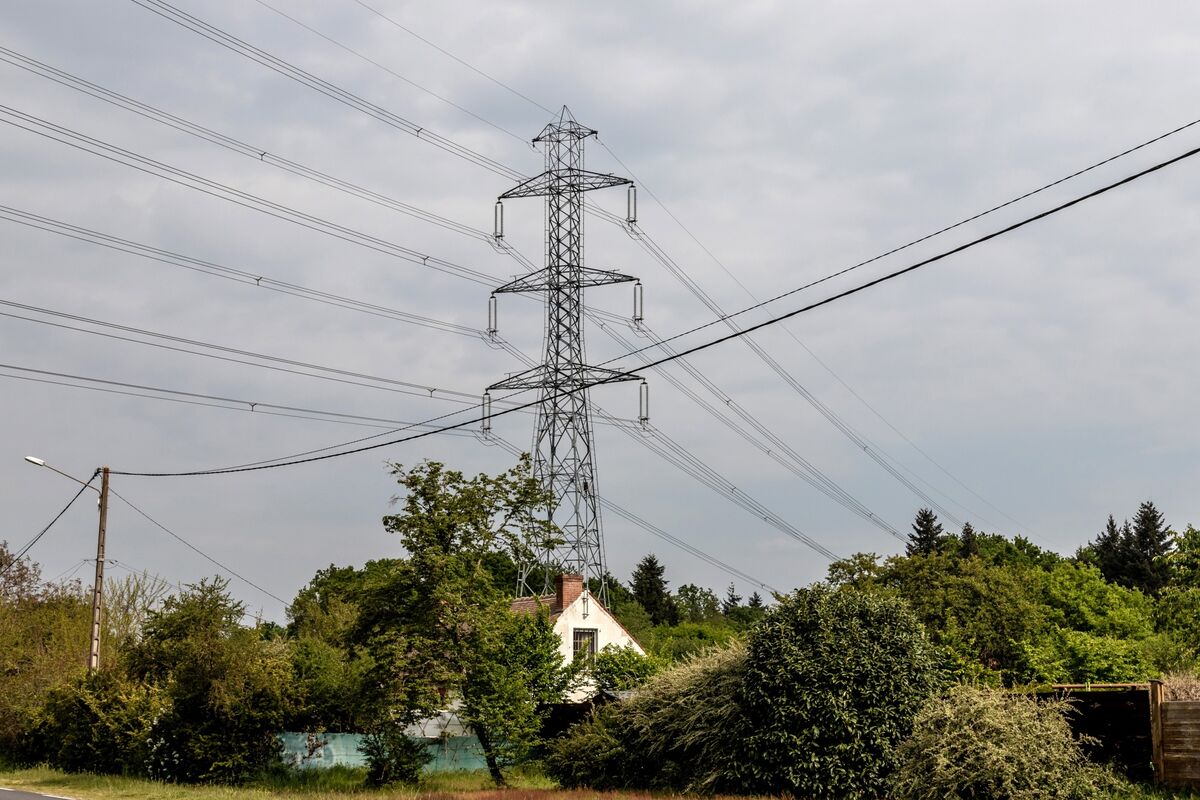 French power price chart showing evening spike