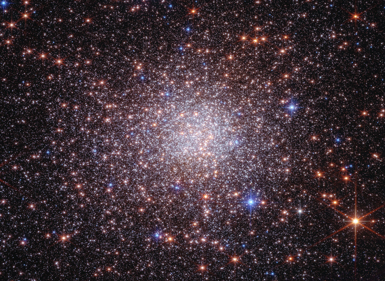 Webb-Hubble composite image of Terzan 5 globular cluster