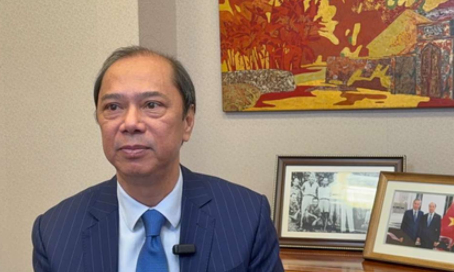 Ambassador Nguyen Quoc Dzung discussing tech-led growth strategies