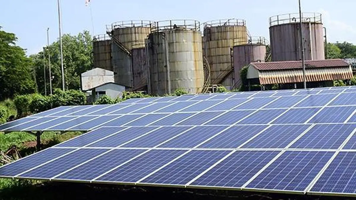 News report on India reaching 150GW solar milestone