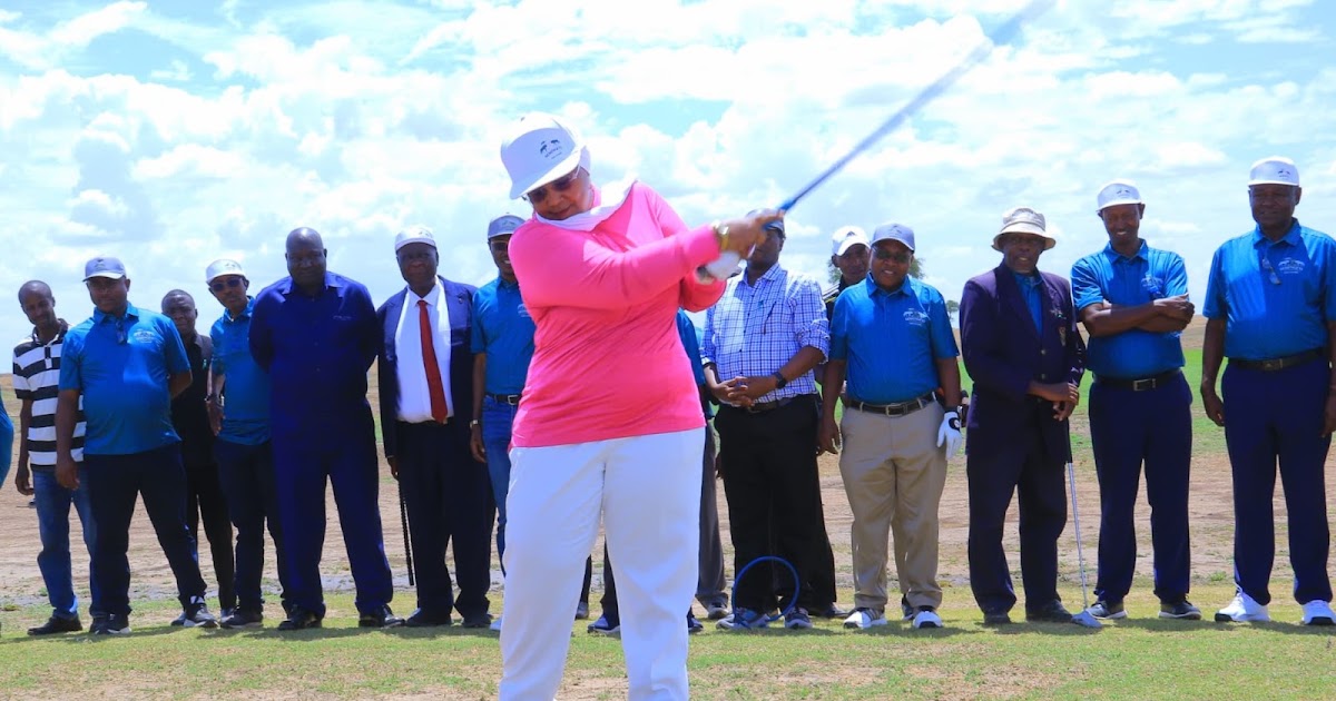 Minister Ashatu Kijaji playing golf at the new Fort Ikoma course in Serengeti