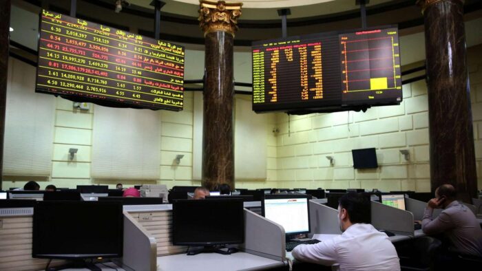 Egyptian stock market falls under selling pressure