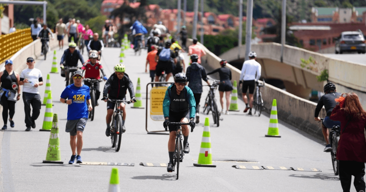 Planes en Ciclovía de Bogotá promotional image