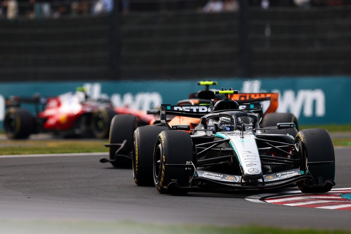 Andrea Kimi Antonelli celebrates his Japanese GP victory