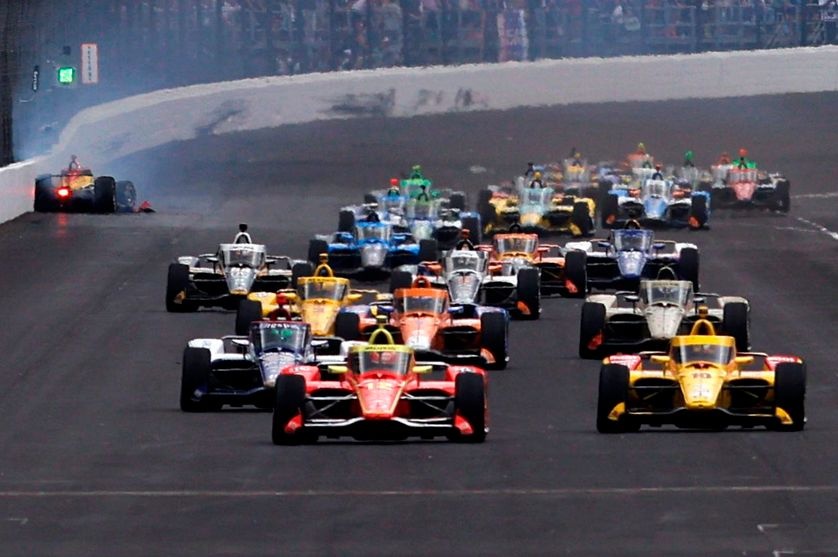 IndyCar race start illustrating the competitive grid