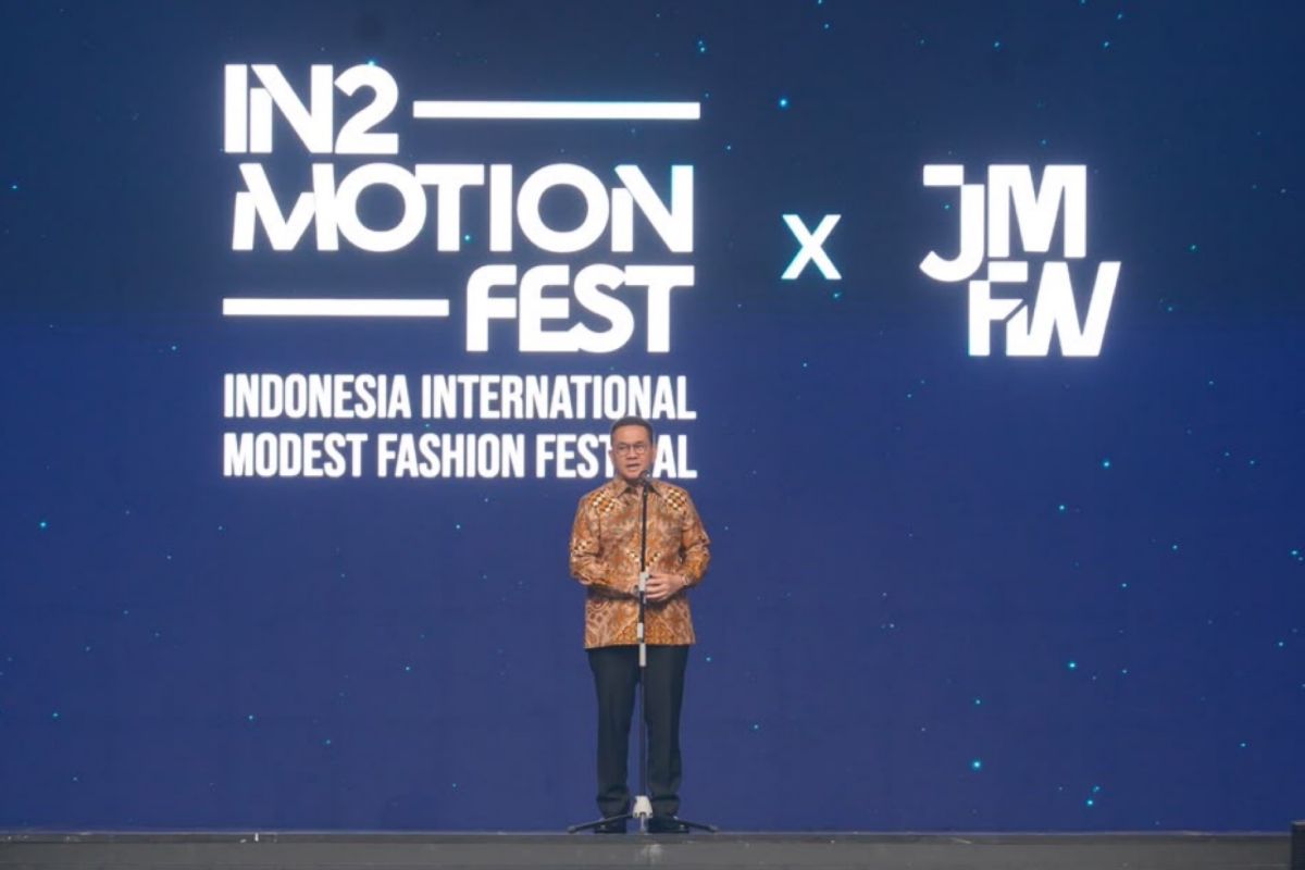 Indonesian Trade Minister Budi Santoso discussing modest fashion expansion
