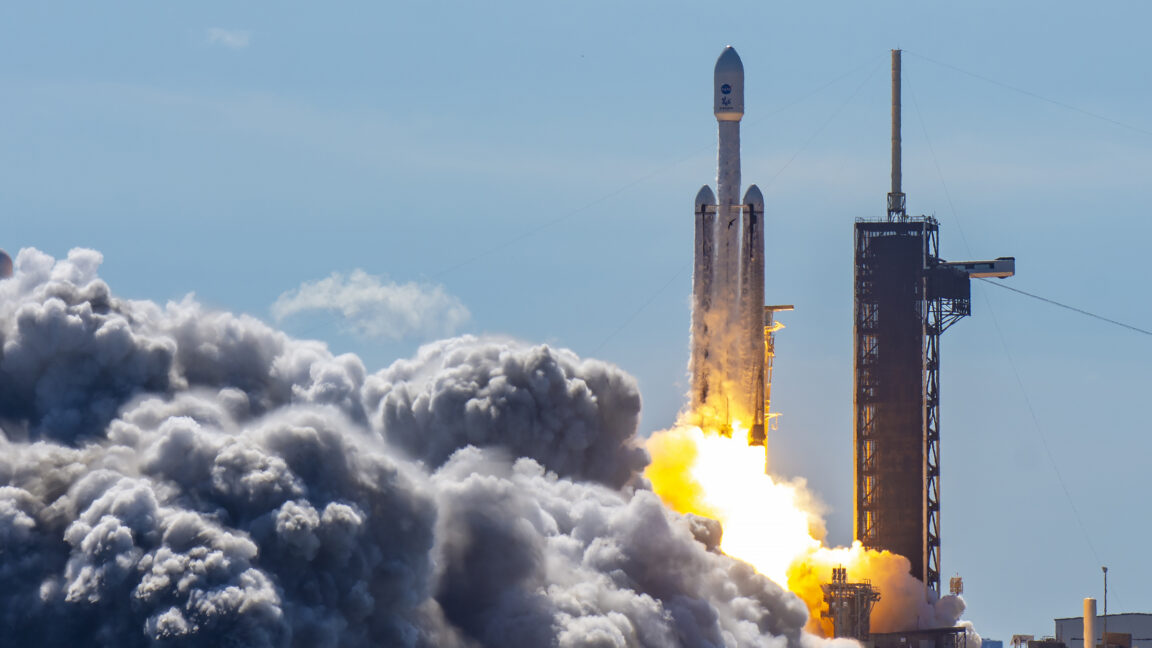 Falcon 9 launch vehicle on pad