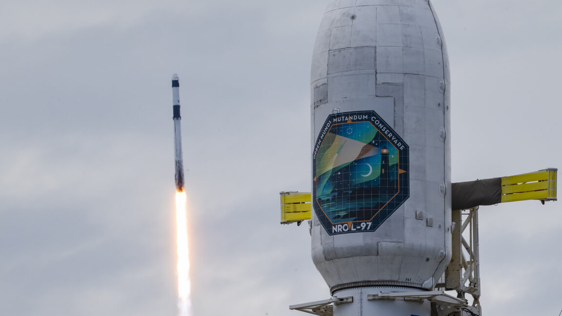 SpaceX Falcon 9 and Falcon Heavy rocket comparison during October launches