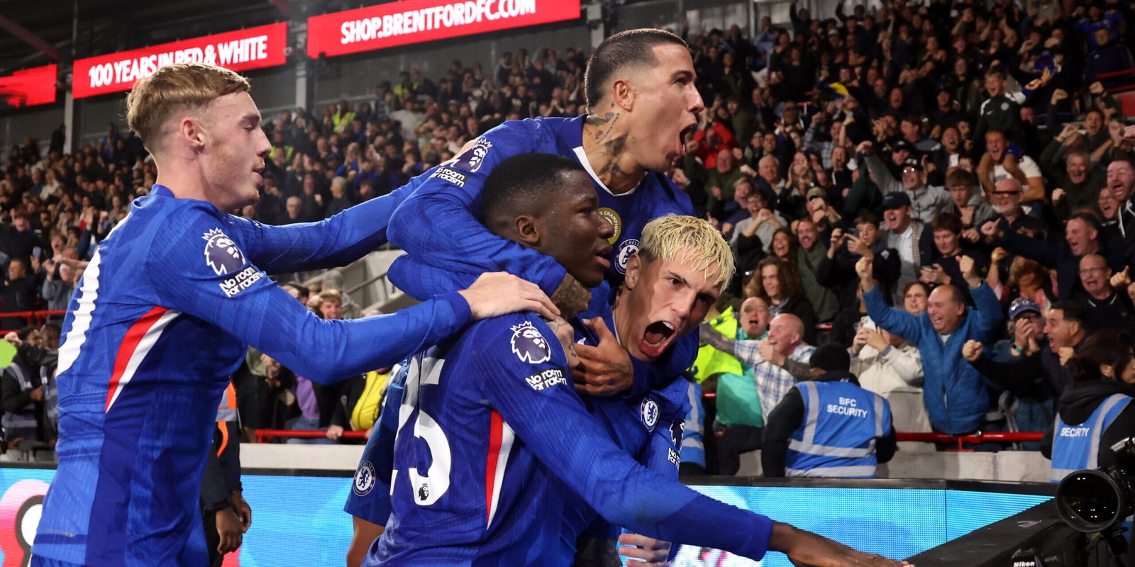 Manchester City are considering a move for Chelsea's Enzo Fernández this summer