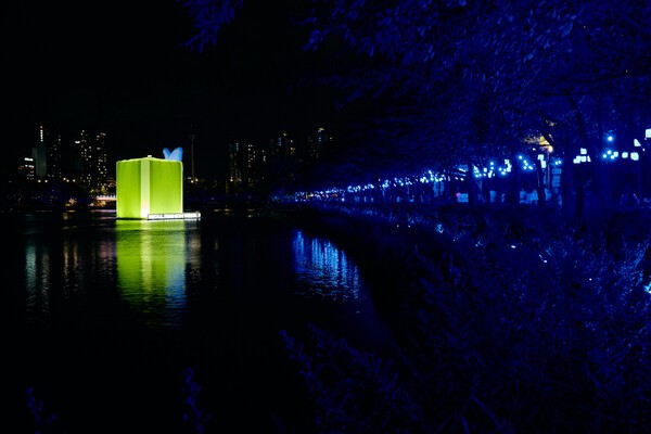 Seoul Fashion Week runway at DDP