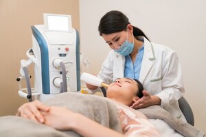 Korean dermatology clinic treating international patient