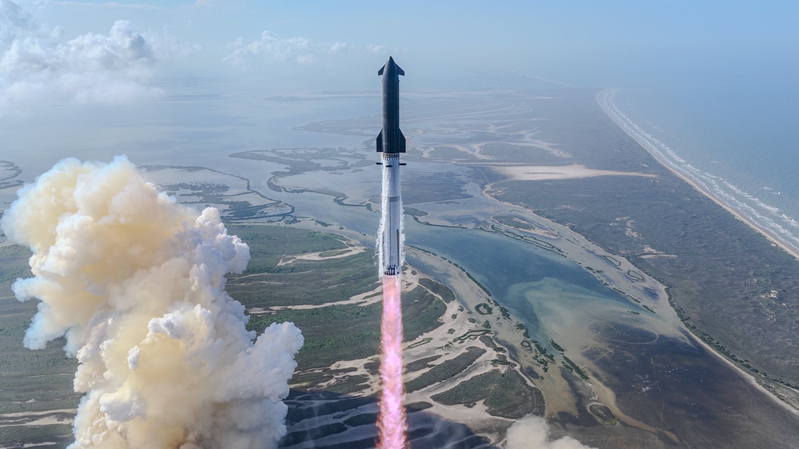 SpaceX Starship on launch pad