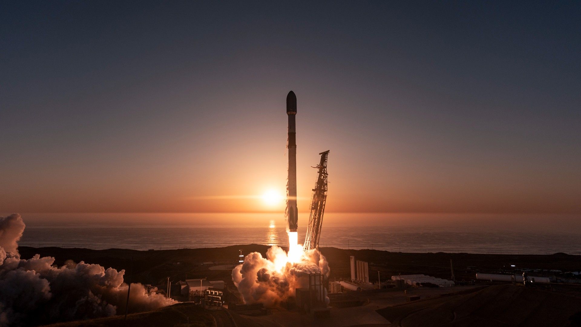 SpaceX Falcon 9 Starlink sunset launch