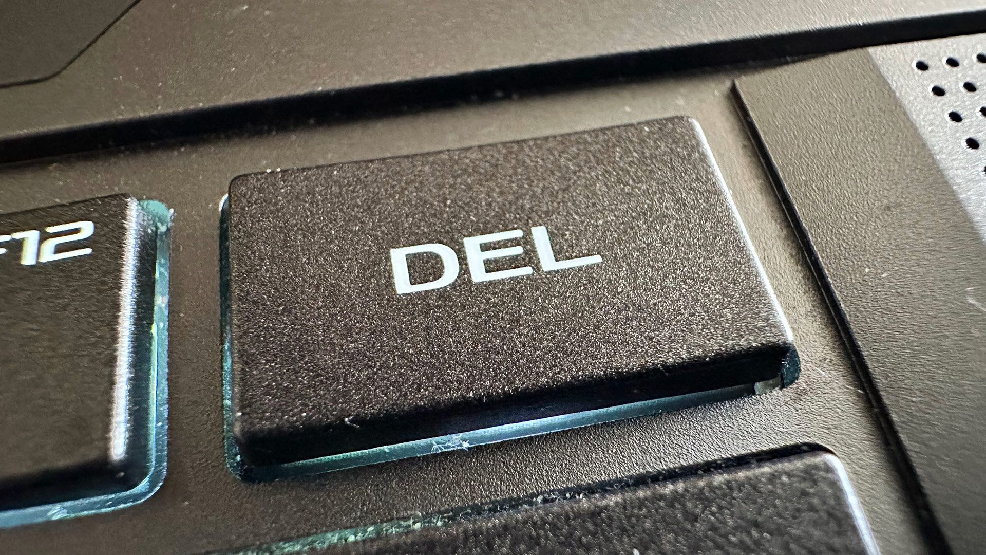 Screenshot showing the Tom's Hardware report on the Claude-powered database deletion incident