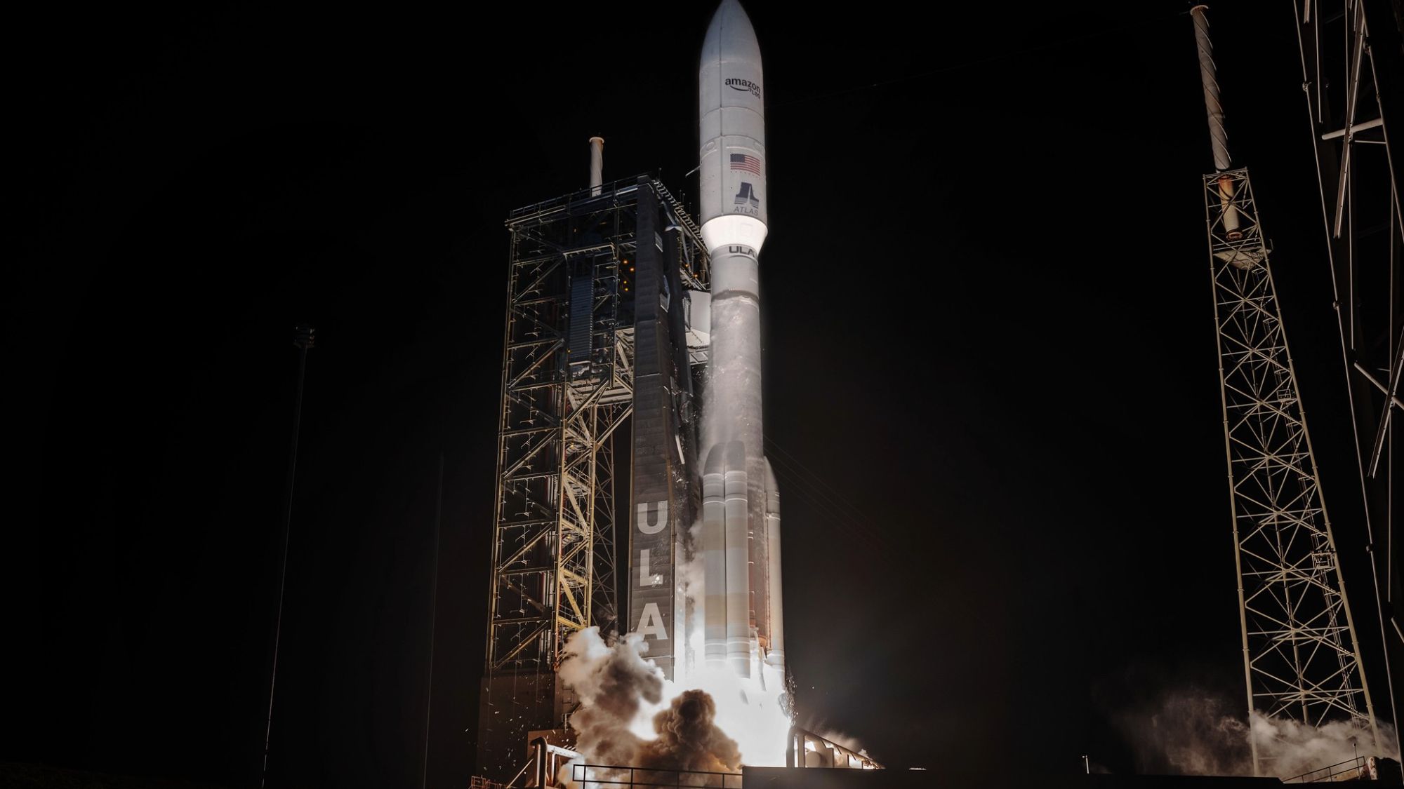 ULA Atlas V rocket ahead of the Amazon Project Kuiper satellite launch