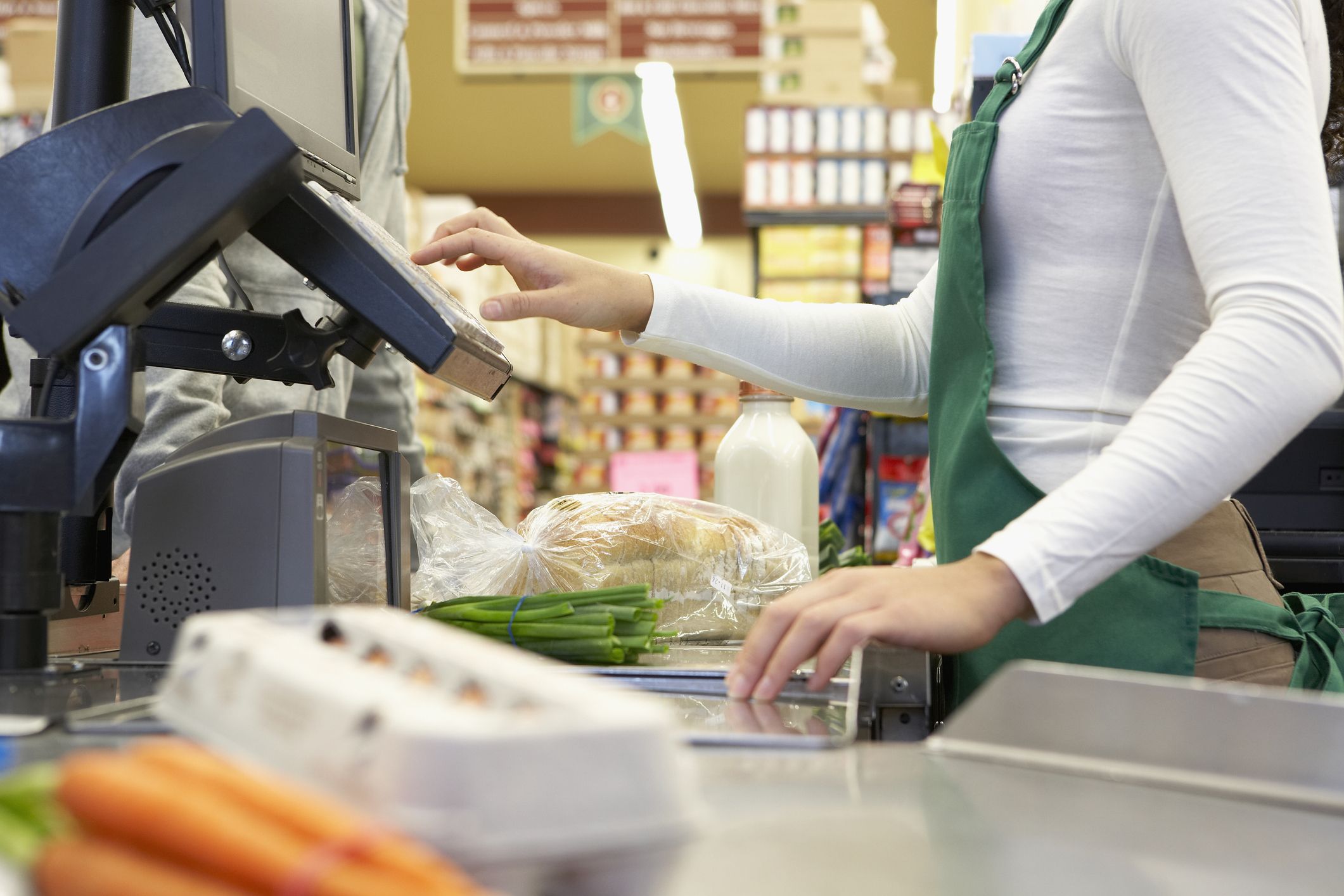 Comparison of ChatGPT and Claude's grocery shopping results