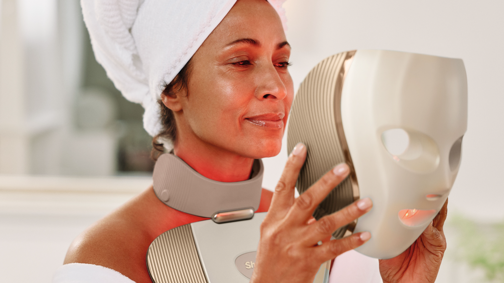 Shark CryoGlow Clinic System