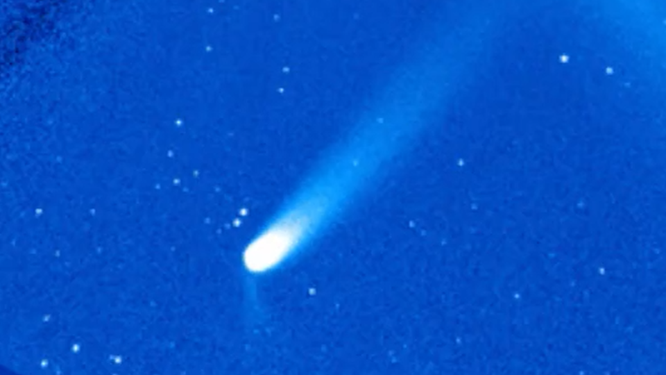 Comet PanSTARRS showing its newly activated ion tail during closest Earth approach on April 26, 2026