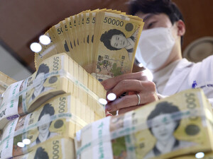 Chart illustrating slowing foreign bond inflows
