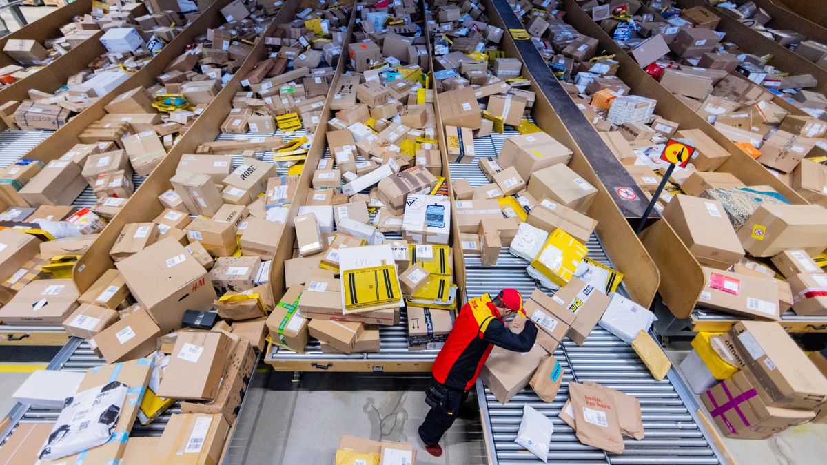 German media coverage of new EU customs fees for small parcels