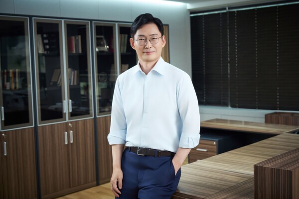 Smart home system using AI-based monitoring technology to keep seniors safe