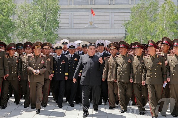 Kim Jong Un at the military commanders' meeting