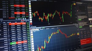 KOSPI closes at 7,847, chart analysis indicating a technical bullish signal
