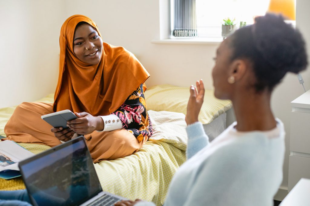 College student budgeting strategies for sticking to a financial plan