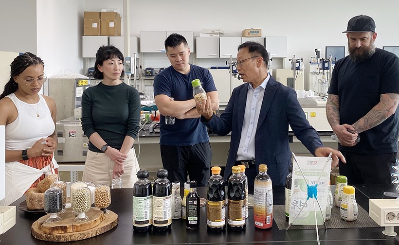 American chefs visiting Sempio's fermentation research facility in Korea