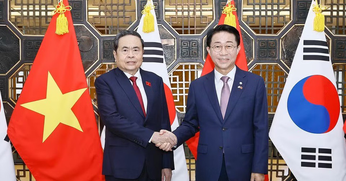 Image showing the handshake or meeting between Vietnamese and Korean parliamentary leaders during the September 7 talks