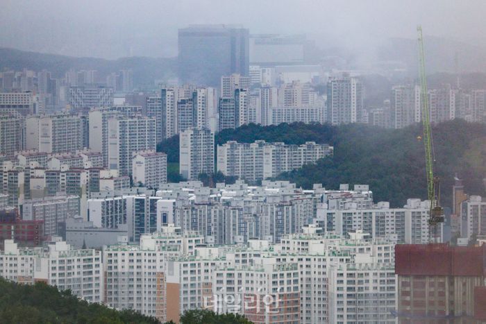 Dailian article image regarding Seoul jeonse and monthly rent market