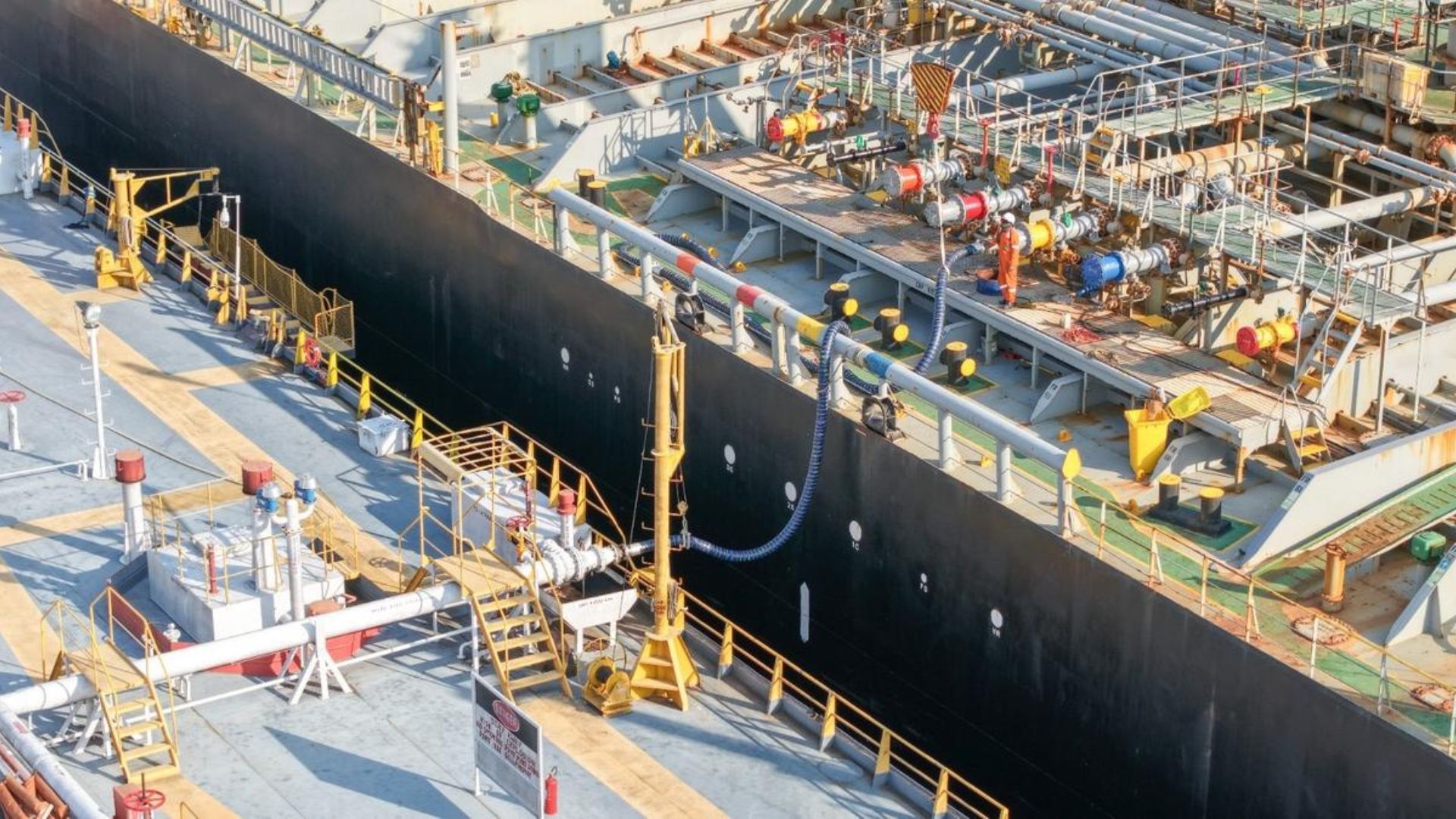 Atem Group barge operations transferring cargo at Itacoatiara