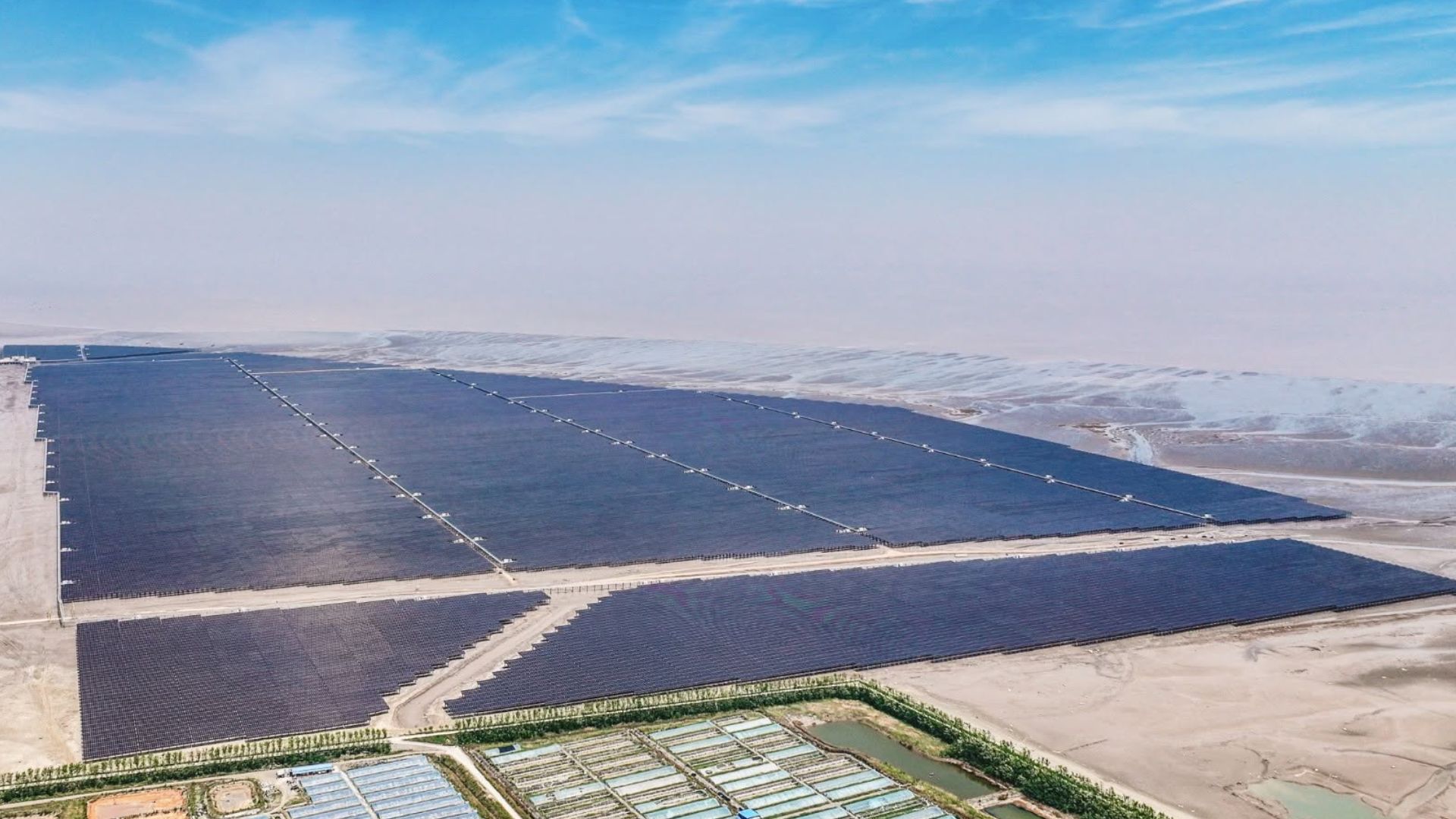 Chinese offshore solar facility with hydrogen production infrastructure integrated into the platform