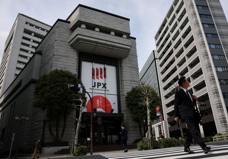 Nikkei 225 closes above 63,000 for the first time ever, setting a new all-time high record