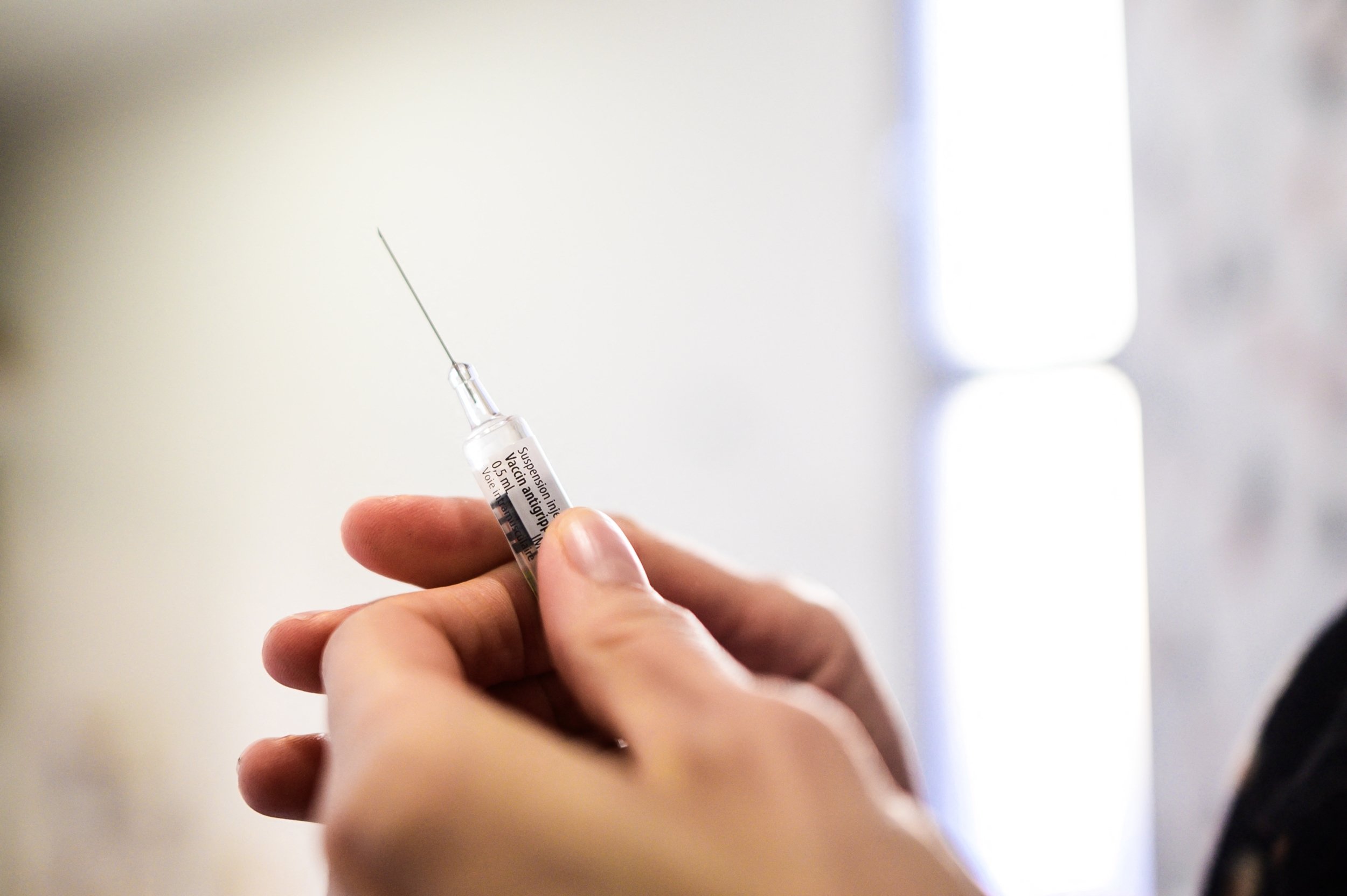 FDA Advisory Panel votes unanimously on Moderna's mRNA flu vaccine in June 2026