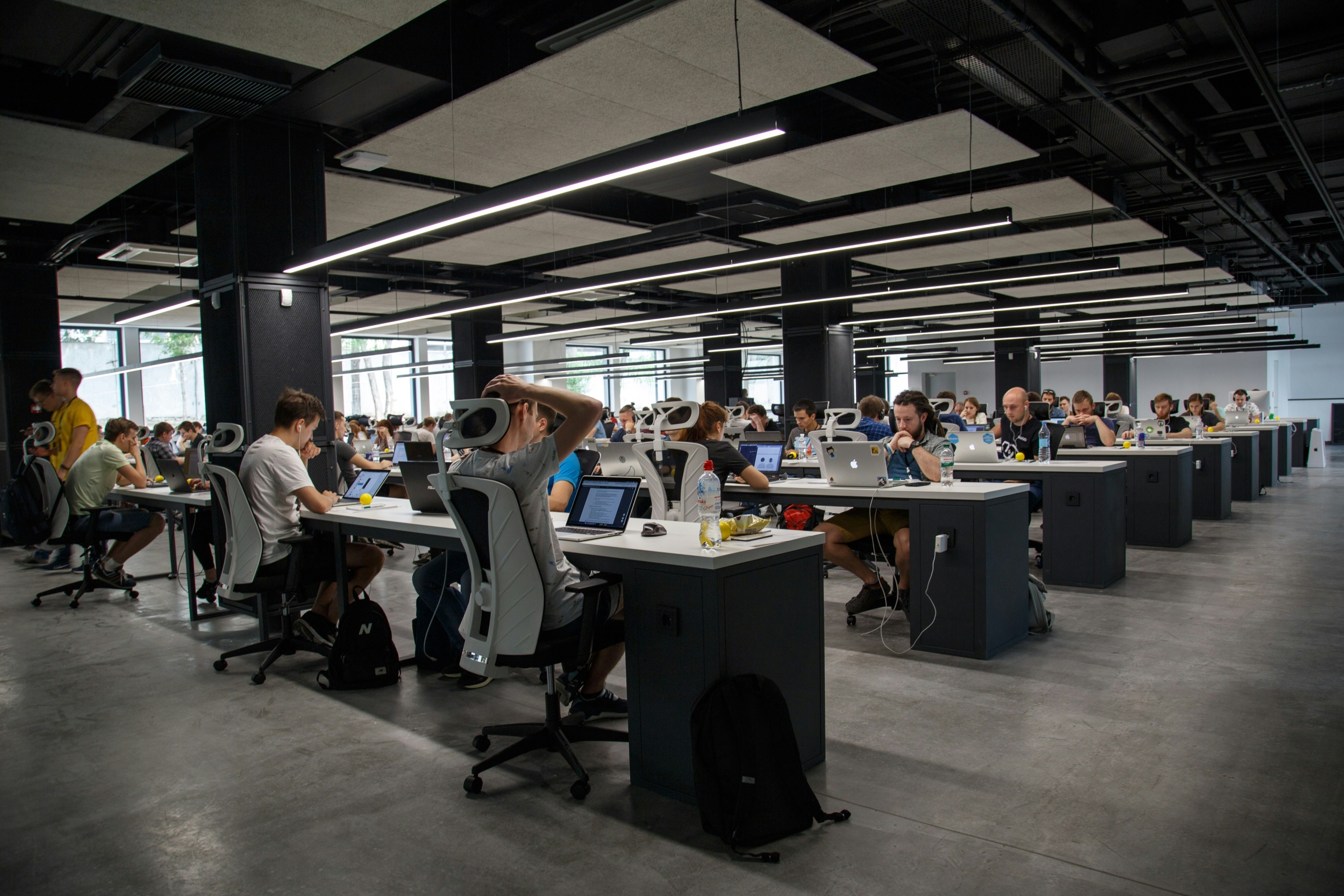 2026 AI reshaping workplaces and industries