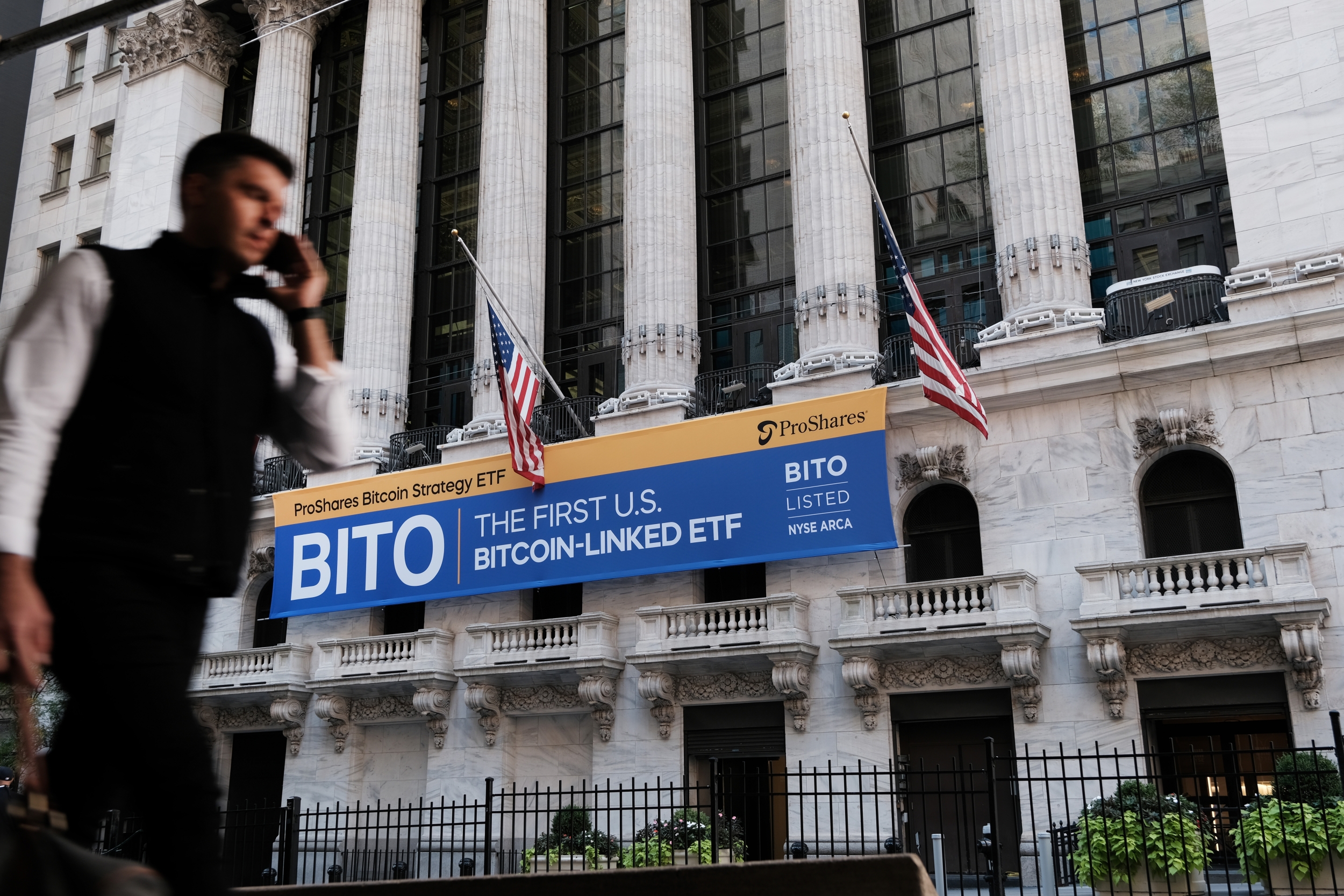 Bitcoin ETF Outflows Reach Record $4.4 Billion