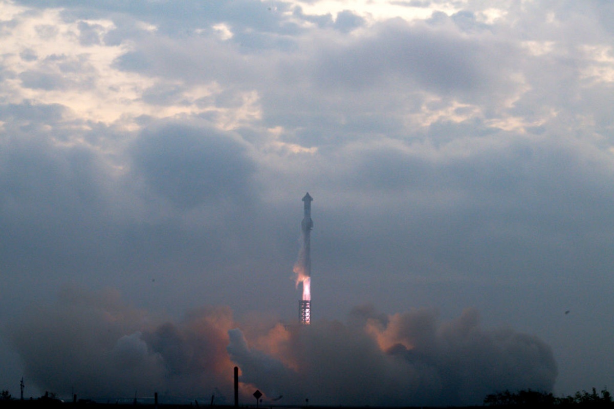 Starship Flight 14 targets first orbit with Starlink V3 satellites